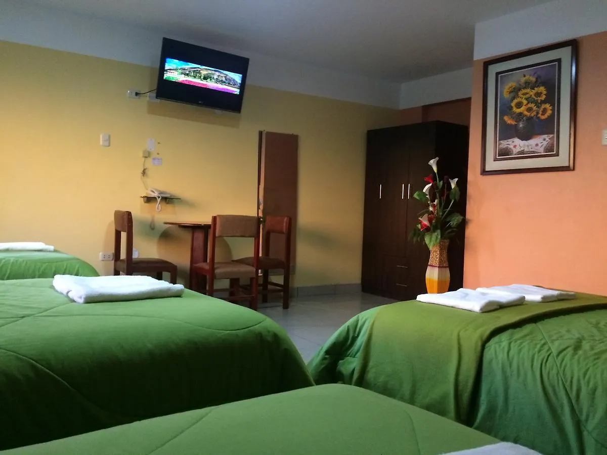 Hotel El Vuelo Del Condor Tarma 3*,